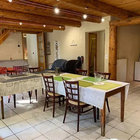 Дом отдыха Domaine Au Gna ! Saint-Hostien